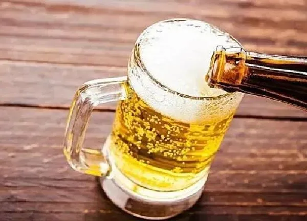 植物浇水|废啤酒浇花的正确方法 对花有什么好处