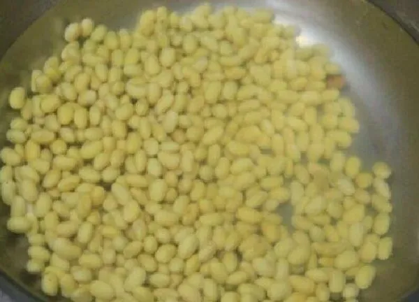 植物浇水|煮黄豆水能直接浇花吗 浇花正确方法