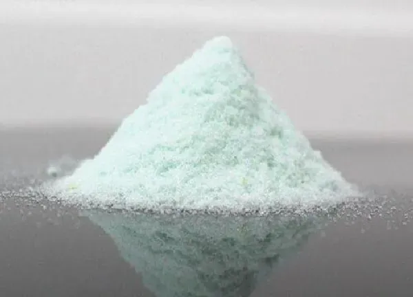 植物浇水|家庭养花怎样使用硫酸亚铁（硫酸亚铁浇花正确使用方法）