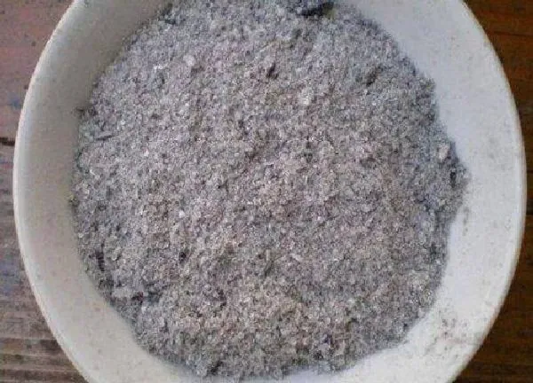 植物浇水|草木灰泡水浇花好不好 草木灰对花草有什么作用