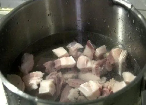 植物浇水|肉汤浇花有什么好处 浇什么花合适