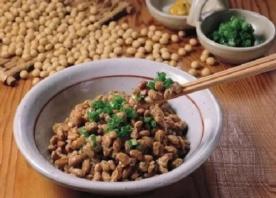 食用须知|纳豆是什么东西做成的（纳豆是什么豆子做出来的）